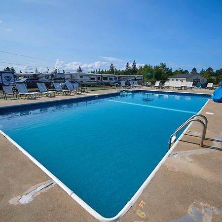 Narrows Too Camping Resort Loft Cottage 12 Trenton Bagian luar foto